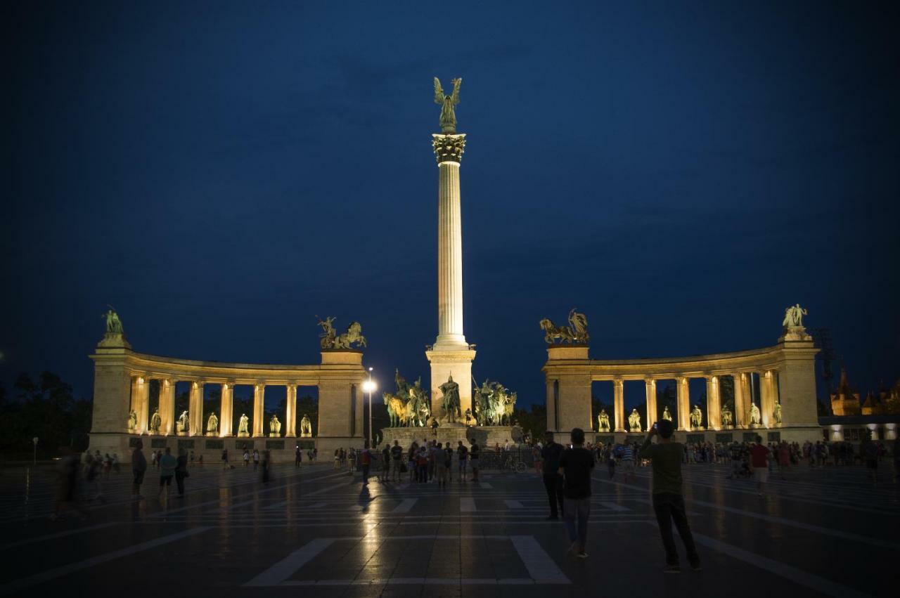 Gabi'S Central Broadway Nest @ Nagymezo Str Budapest Exterior photo